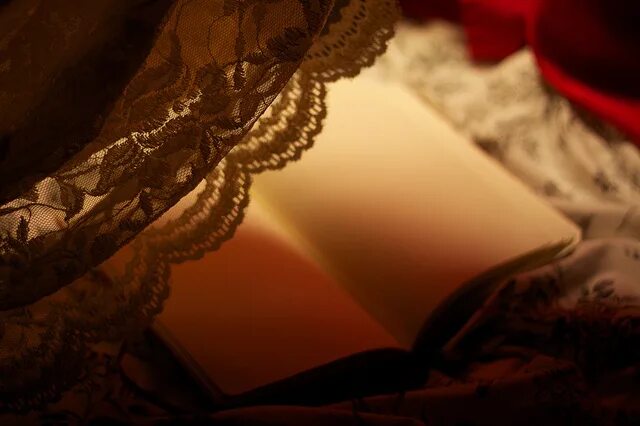 Жизнь только начинается книга 3 глава. Жизнь с чистого листа книга. книга начать с чистого листа. заставки жизнь с чистого листа. чистый лист картина.