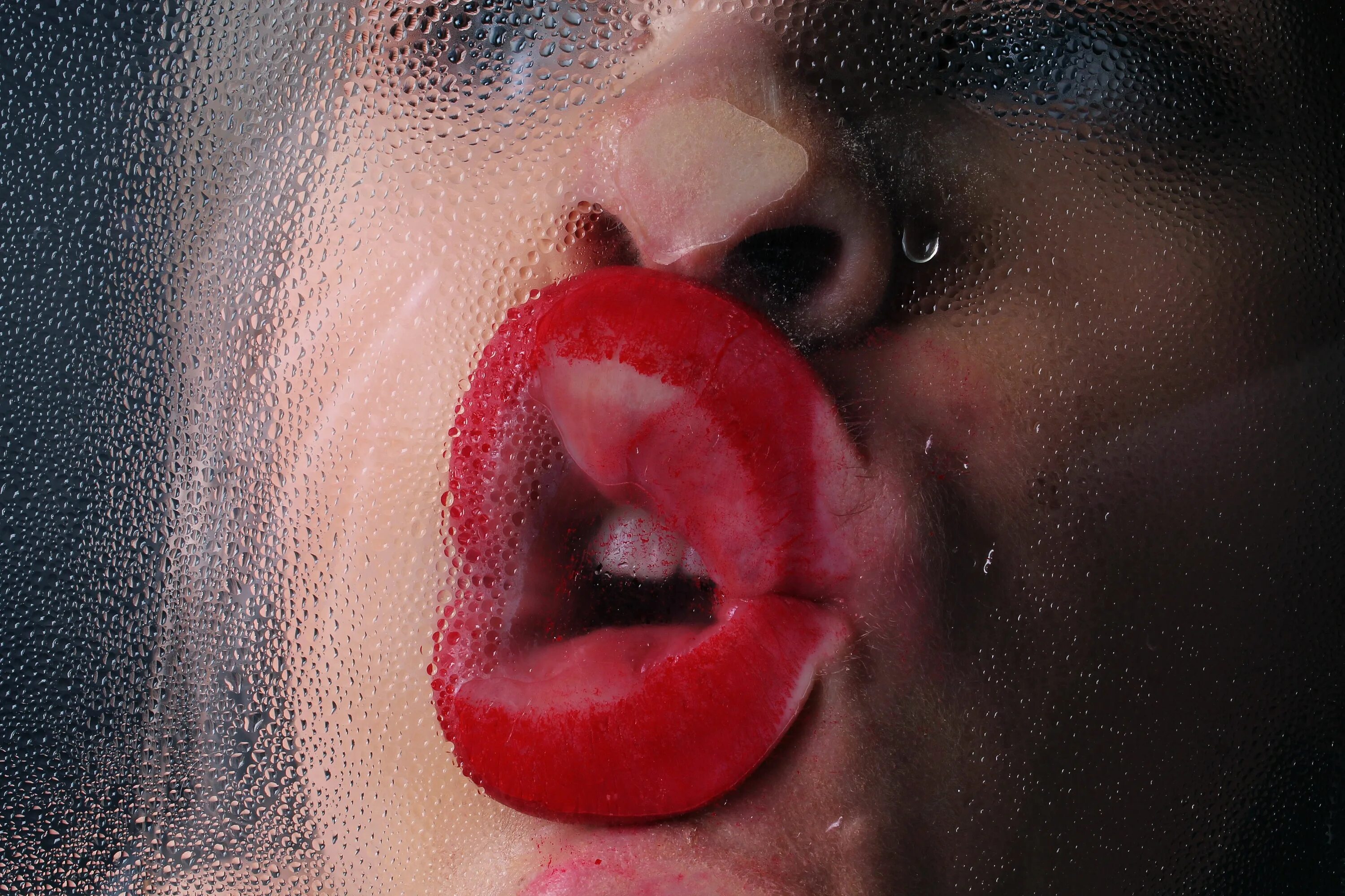 Wet lips