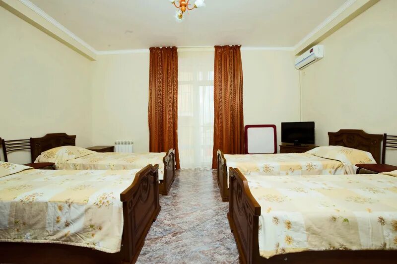 Номер 4 категории. Гостиничный номер третьей категории. Номера для спортсменов в гостинице. Гостиничный номер 3 категории. Отель с 4 кроватями.