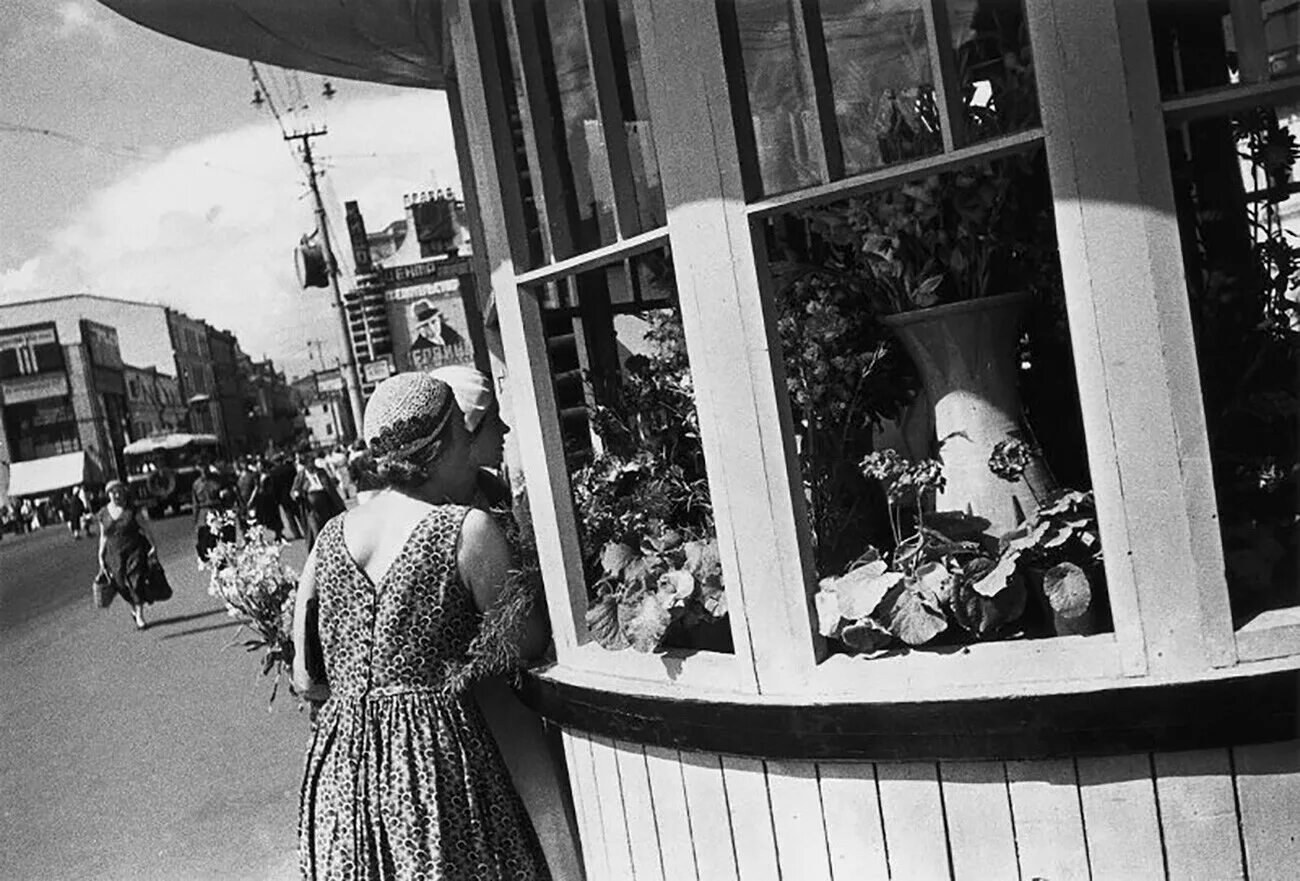 Красная площадь 1930е. Like in the 1930s. Школьный автобус сша 1930. Like in the 1930s. Лос анджелес 1930 год.