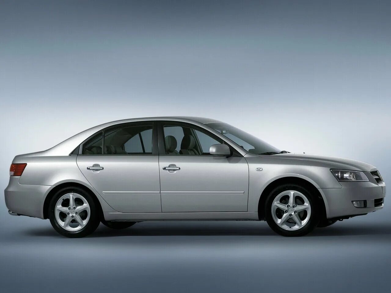 Hyundai Sonata NF 2004. Hyundai Sonata v (NF) 2004-2010. Hyundai Sonata NF 2007. Hyundai Sonata 5 поколение 2004 - 2010 (NF).