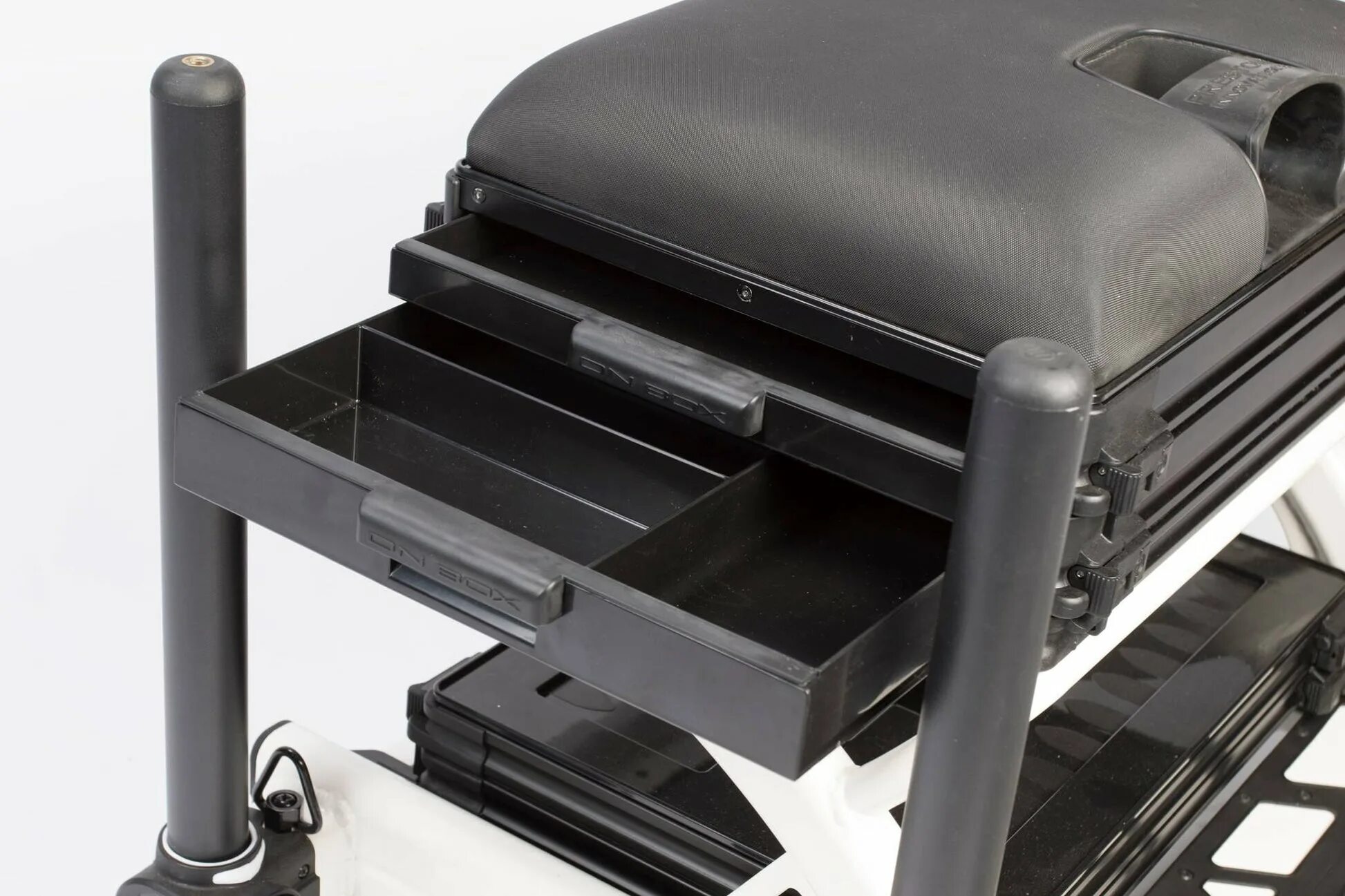 Preston Carbon Seatbox. Кресло Престон Абсолют 36. Платформа Flagman High quality Seatbox with foot Plate Black frame d36mm. Платформа Preston absolute 36 Station White Edition. Absolute station