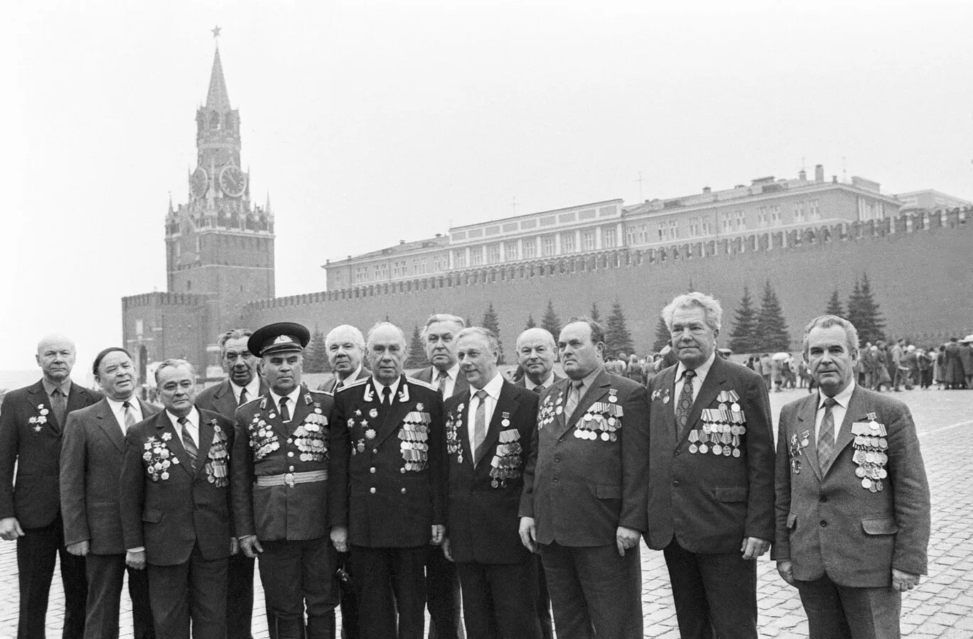 Парад в москве участники. Ворошилов на параде Победы 1945. 24 Июня парад Победы в Москве 1945.