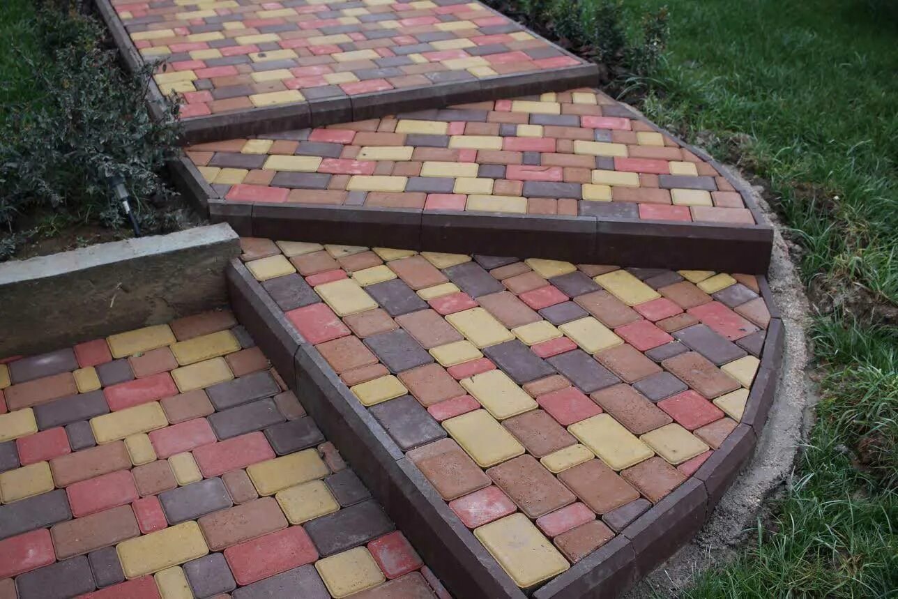 Плитка тротуарная разноразмерная старый город. Брусчатка тротуарная старый город. Брусчатка новгород. Плитка тротуарная "брусчатка  2-х слойн(200х100х60) "браун". Брусчатка новгород.