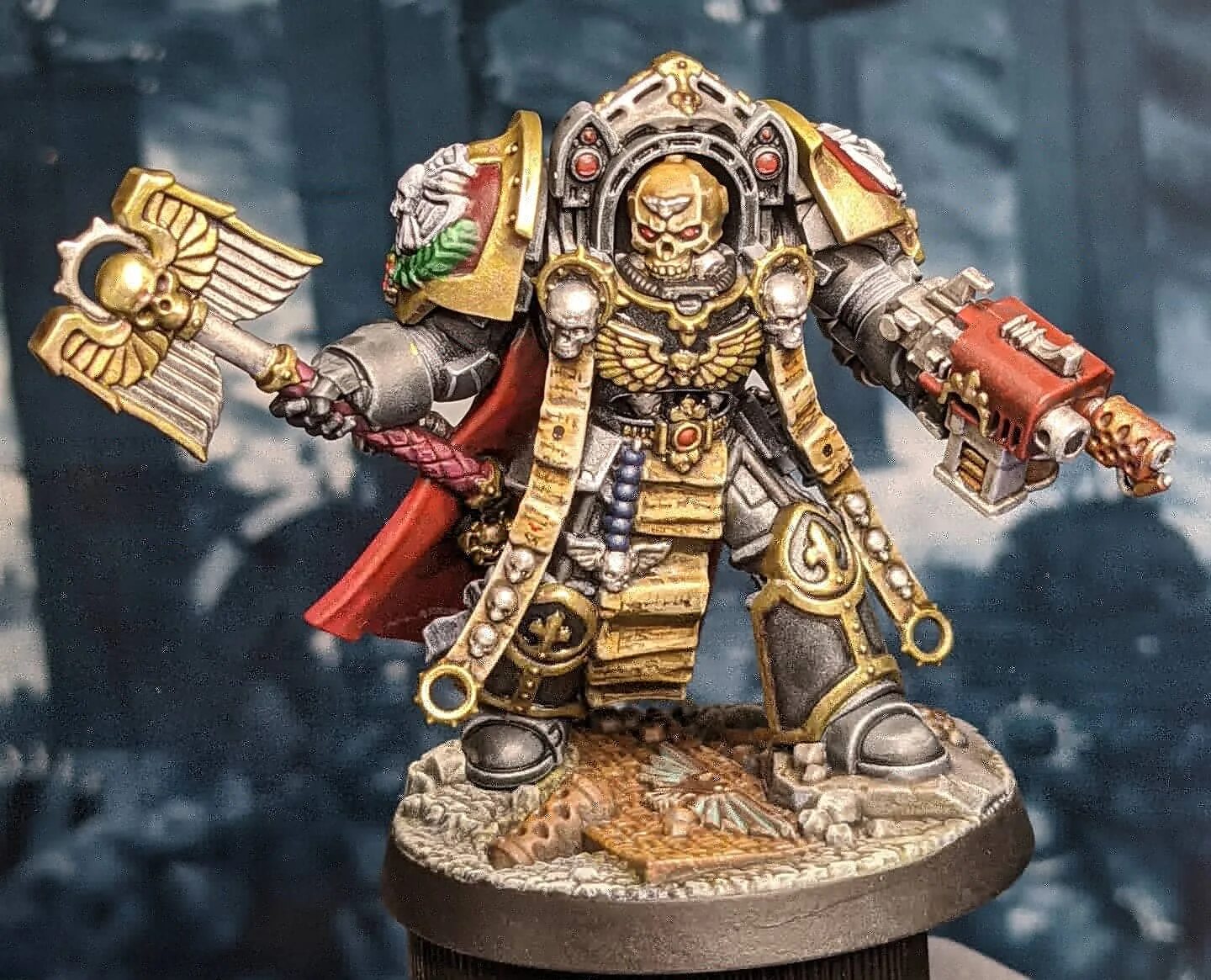 Terminator armor. Chaplain Tarentus. Warhammer Chaplain Terminator. Chaplain in Terminator Armour Warhammer 40000. Space Marine Chaplain in Terminator Armour.