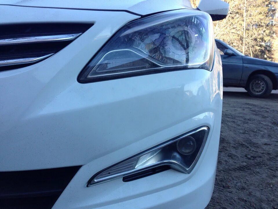 Птф дхо солярис. Hyundai solaris 2015 дхо. ходовые огни hyundai solaris 2015. птф + дхо hyundai solaris 2015. линзы на солярис 2015.