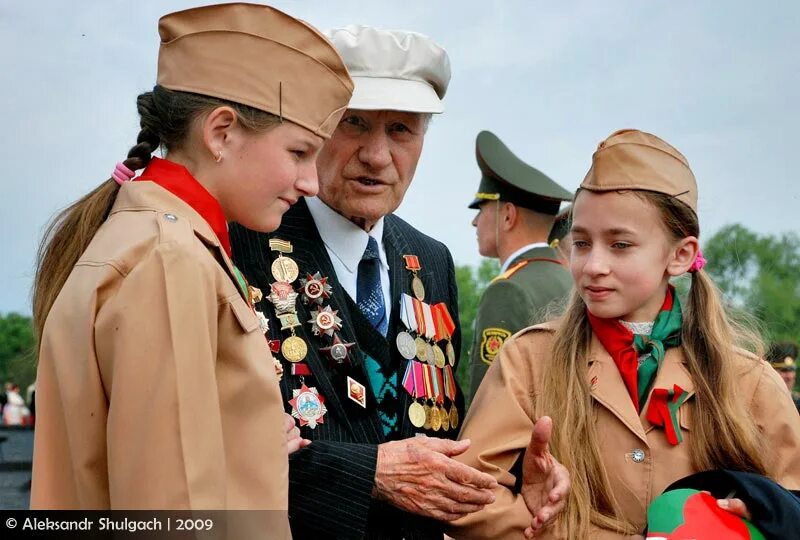 Брест в мае. С днем победы. день победы брест. с днем победы брестская крепость. брестская крепость 9 мая.