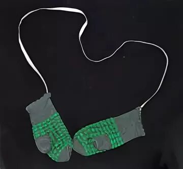 Рукавички на веревочке. Варежки на резинке. Резинки к варежкам. Варежки на резинке детские. Варежки на резинке.