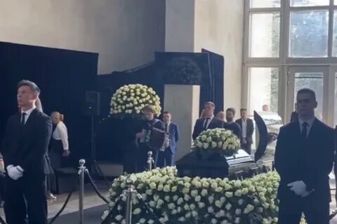 Где прощаются с навальным