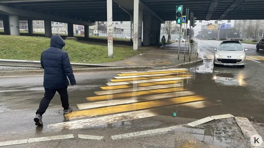 Авария на Московском проспекте в Калининграде. ДТП на Московском проспекте Калининград сегодня. Калининград происшествия на клопсе. Калининград на Московском проспекте сбиты.