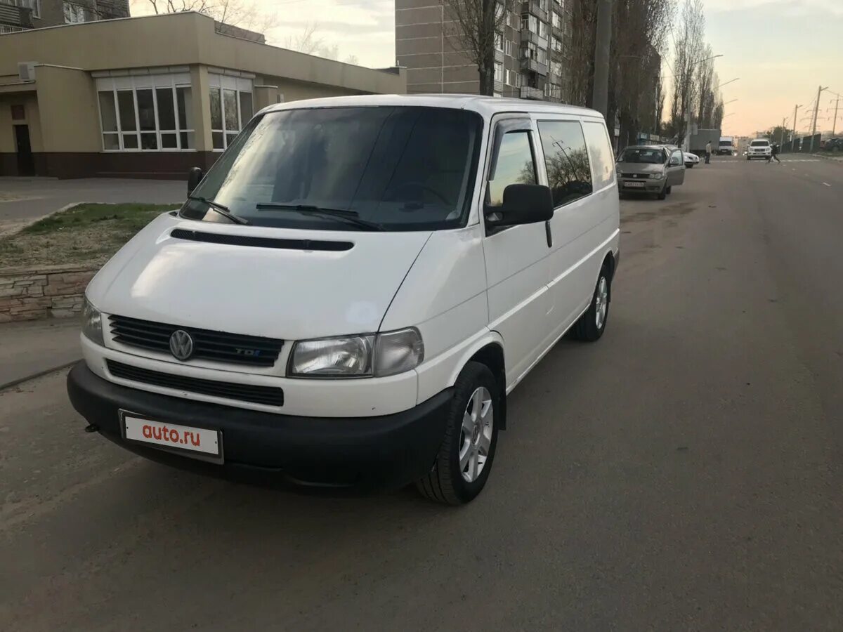 Купить фольксваген транспортер на авито в россии. Volkswagen Transporter 2002 года. Volkswagen Transporter, 1999 года. Volkswagen t4 2002. Фольксваген Транспортер 2002 г.в.