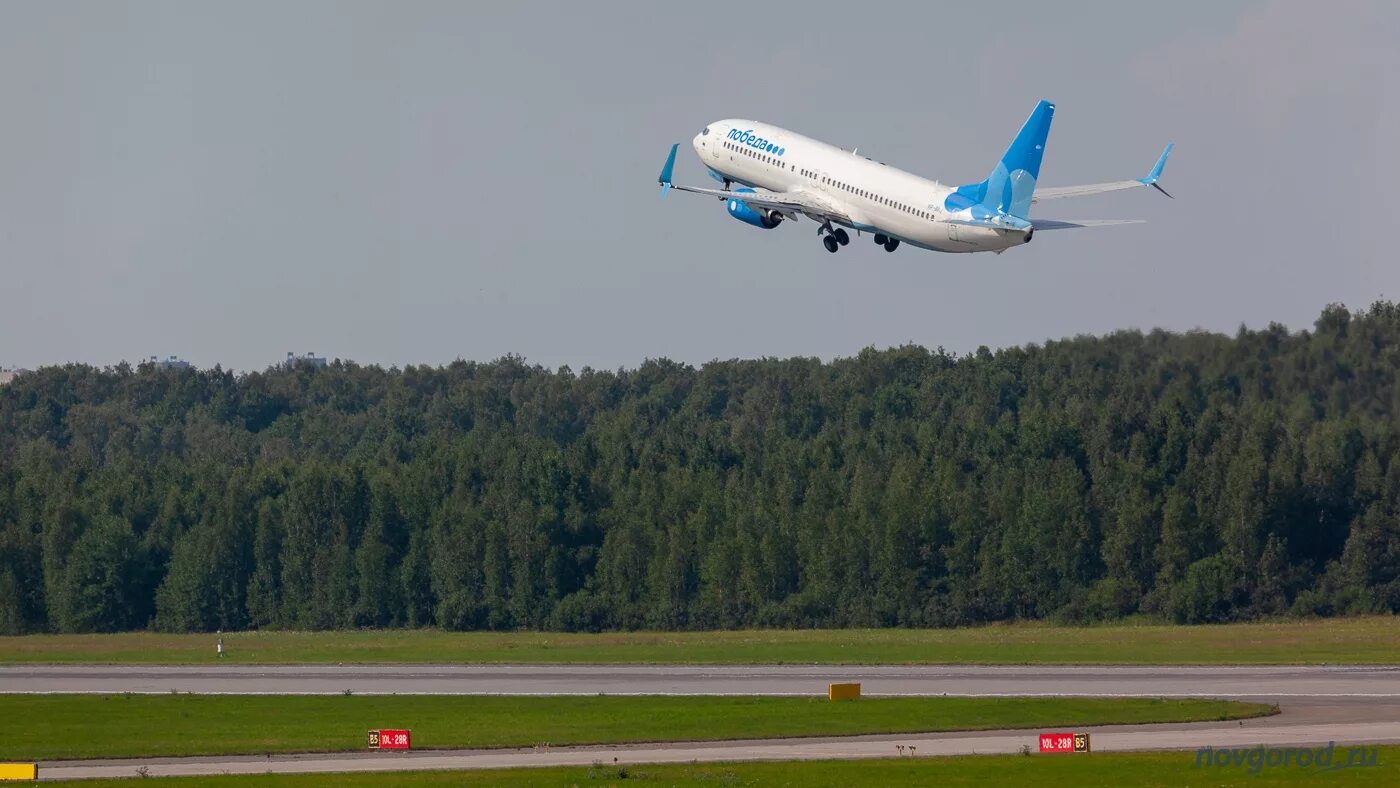 Самолет петрозаводск. Победа dp 6568, боинг 737-800. Рейс москва петрозаводск. Самолёт северсталь петрозаводск калининград. Москва петрозаводск самолет.
