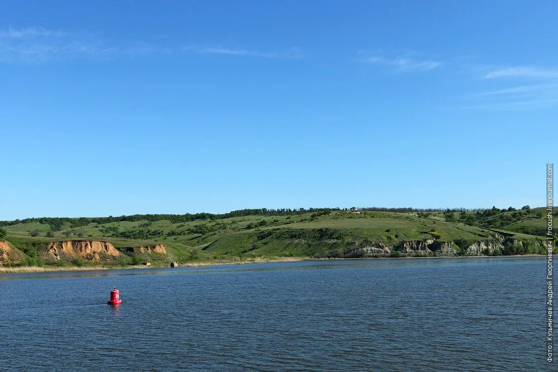 Цимлянское водохранилище. Цимлянское море фото. Цимлянский лещ фото. Далекое водохранилище