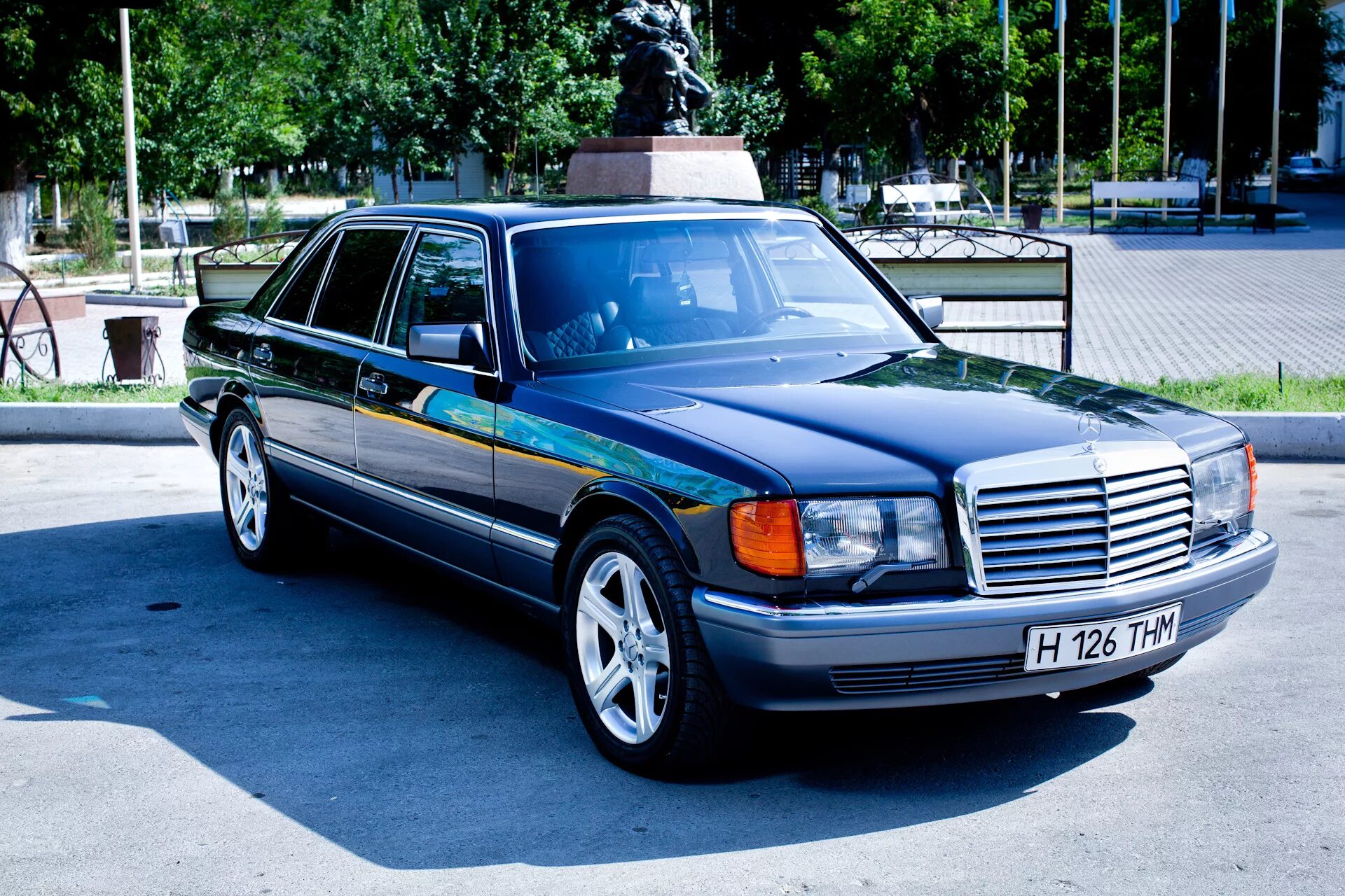 Mercedes-Benz w126. Мерседес Бенц w126. Mercedes Benz 126. Мерседес дипломат w126.