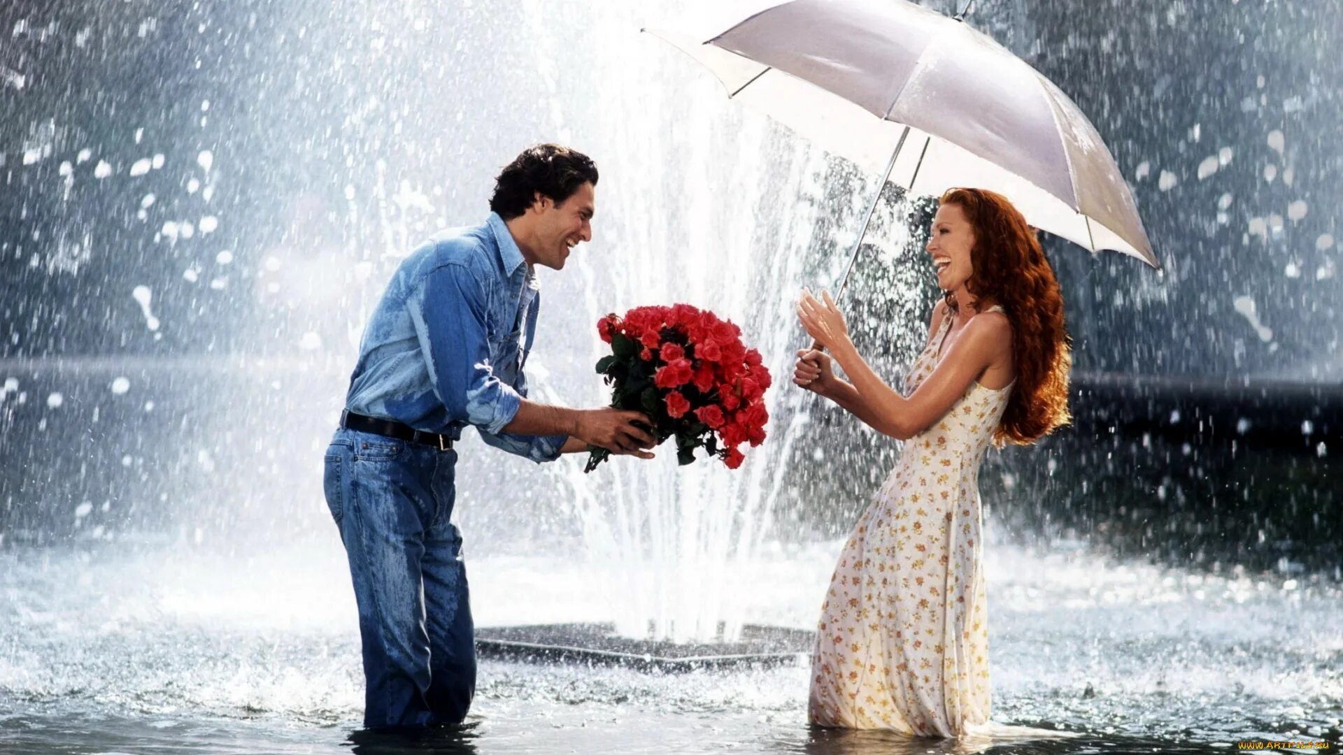 Мужчина и женщина под дождем. Романтические поступки. Любовь под дождем. Влюблённые под дождём.