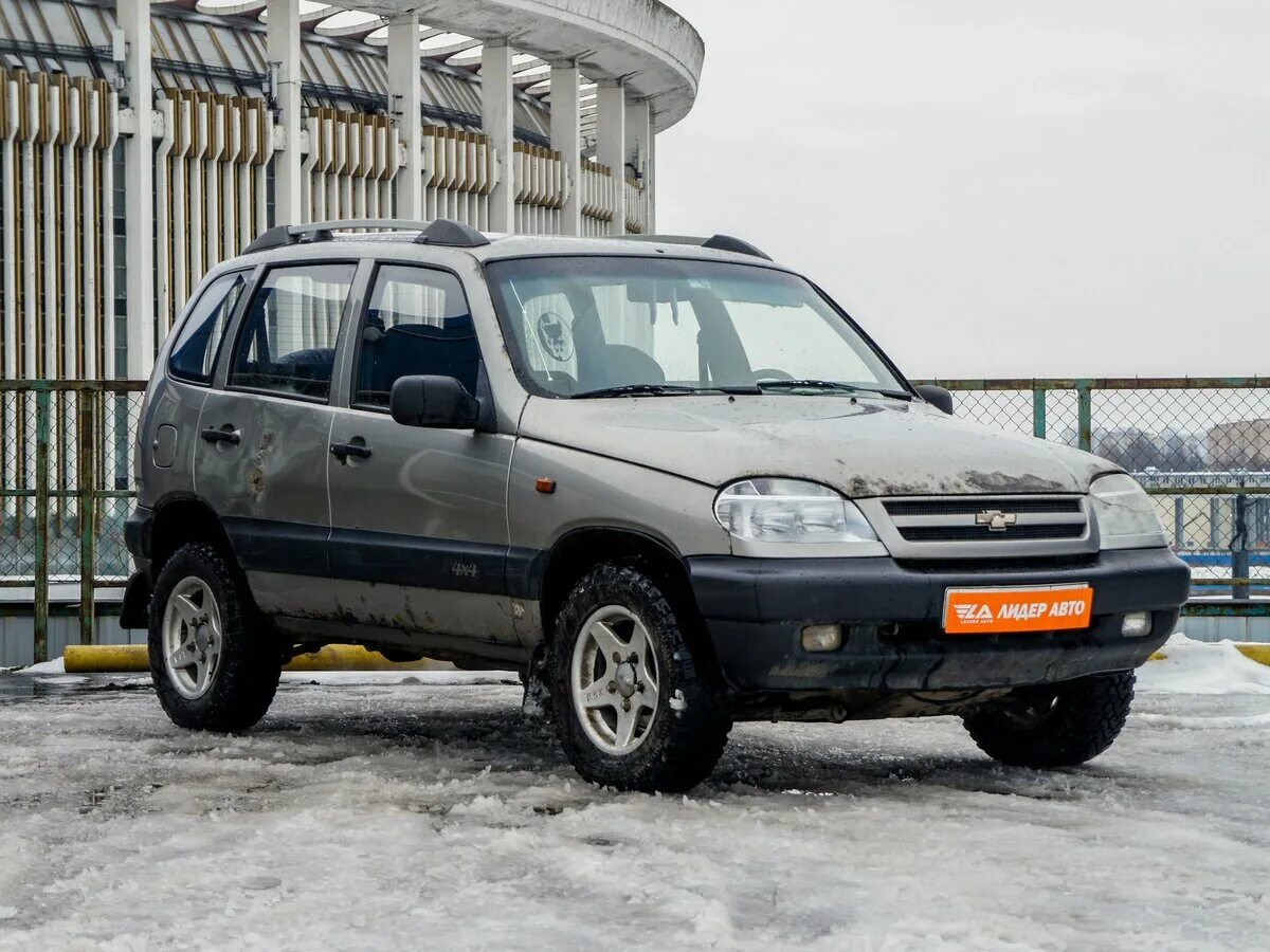 Нива 2009 г в. Chevrolet Niva 2009. Шевроле Нива 2009 серый. Chevrolet Niva 5ти дверный SUV 2123 2002.09-2009.03,. Нива Шевроле 2009 года цена.