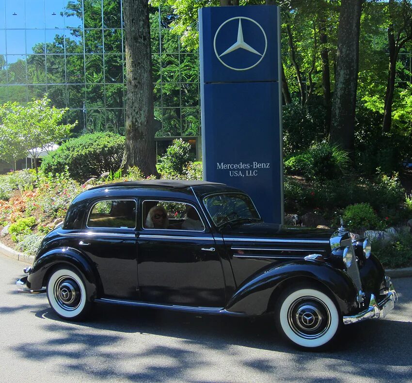 Mercedes benz 1951. Мерседес 170v. Mercedes Benz 1950. Mercedes-Benz w187. Mercedes-Benz 220 (w187).