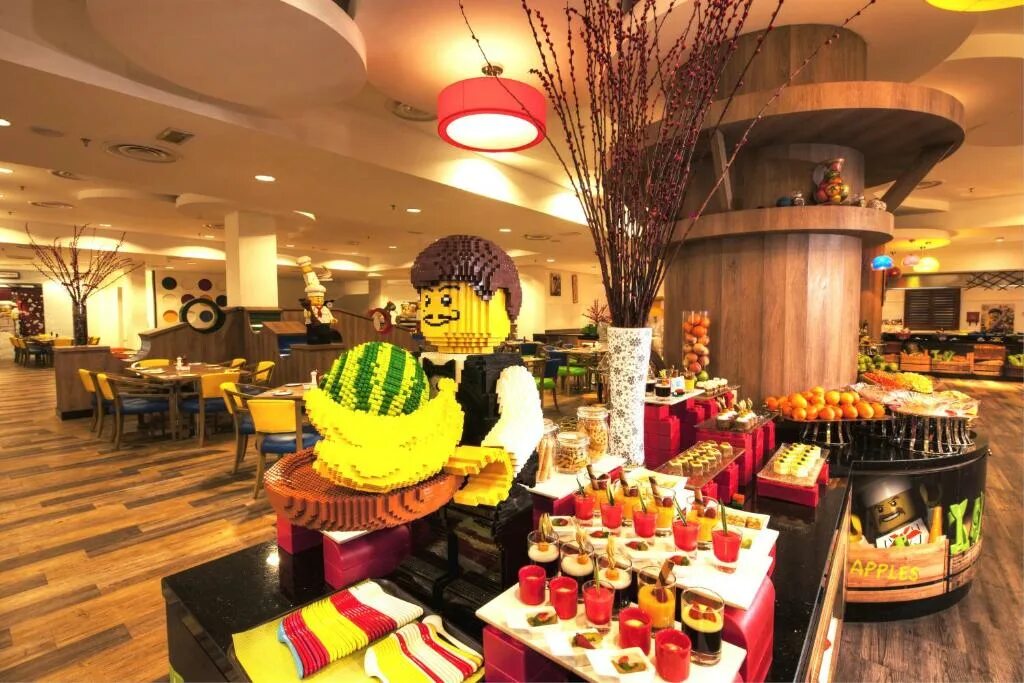 Legoland hotel 4. Legoland hotel dubai. legoland дубай отель. legoland hotel dubai 4*. лего отель дубай.