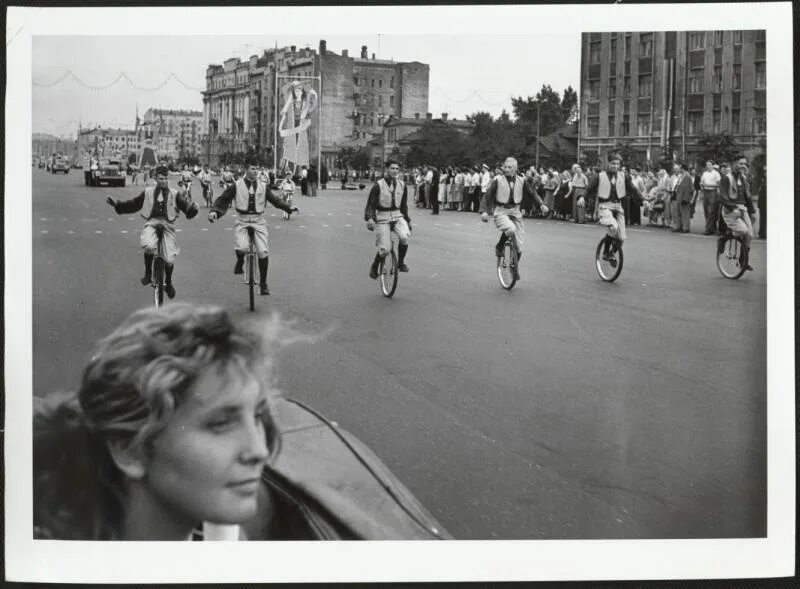 Фестиваль молодежи и студентов 1958. Vi всемирный фестиваль молодёжи и студентов. фестиваль молодёжи и студентов в москве 1957. международный молодежный фестиваль 1957. мгу фестиваль молодежи 1957.