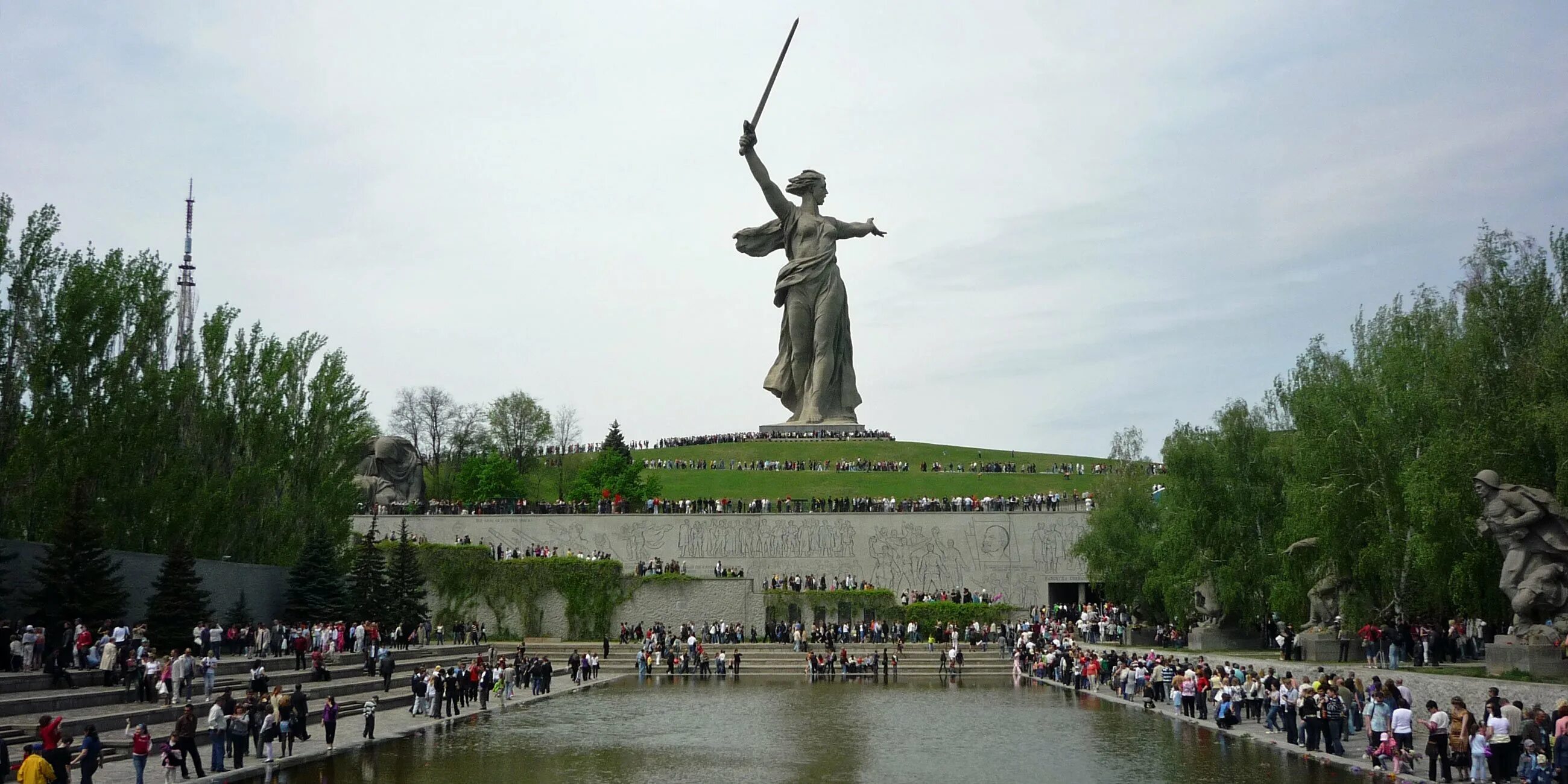 Высота 102.0 волгоград. Мамаев Курган Родина мать. Памятник Мамаев Курган в Волгограде. Родина мать зовёт Мамаев Курган Волгоград. Памятник Родина мать в Волгограде.