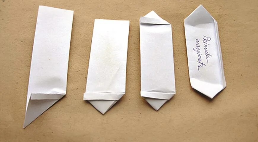Самодельный пакет. Бумажный пакетик для семян. Пакетик для семян из бумаги. Бумажные конвертики для семян. Конверт для семян из бумаги.