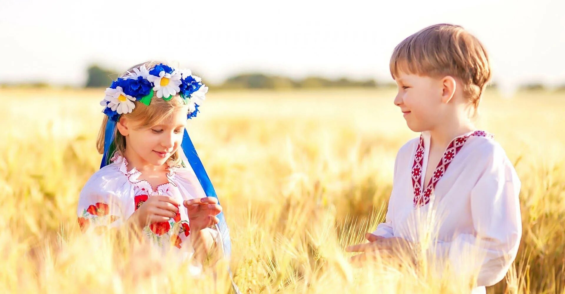 Дети Украины. Ребенок в вышиванке. Украинско воспитание. Рідна ненька. Маленькие украинцы