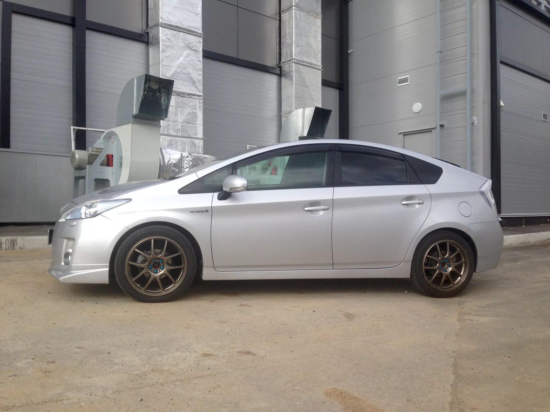 Диски prius. Диски тойота приус 30. toyota prius 30 r18. prius 30 колеса. prius 30 на r 16.