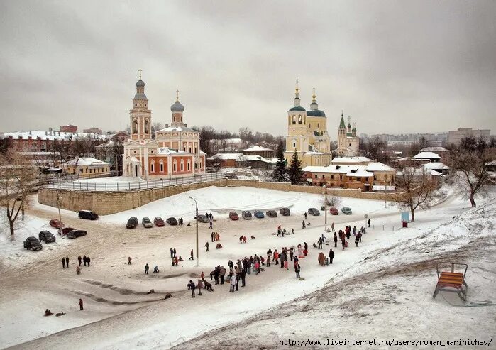 Соборная гора Серпухов зимой. Соборная гора Серпухов горка. Серпухов зима Соборная гора 2022. Соборная гора зимой 2022 в Серпухове.