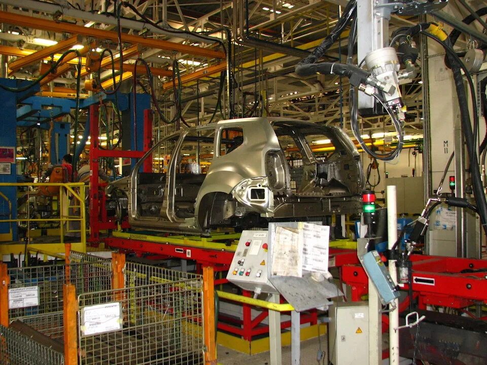Кроссовер renault 1. Страна производящая рено. Страна производящая рено. Красивые рено. Рено большая.