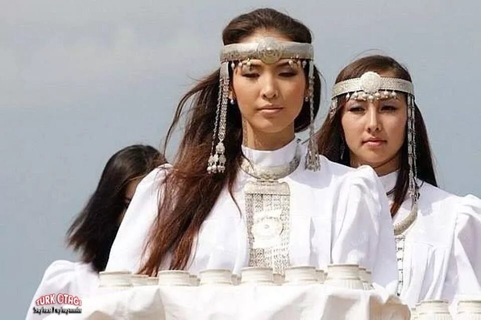 Казахи потомки. Чуваши раса монголоидная. Тюрки чуваши. Тюркские народы чуваши. Тюркские женщины.