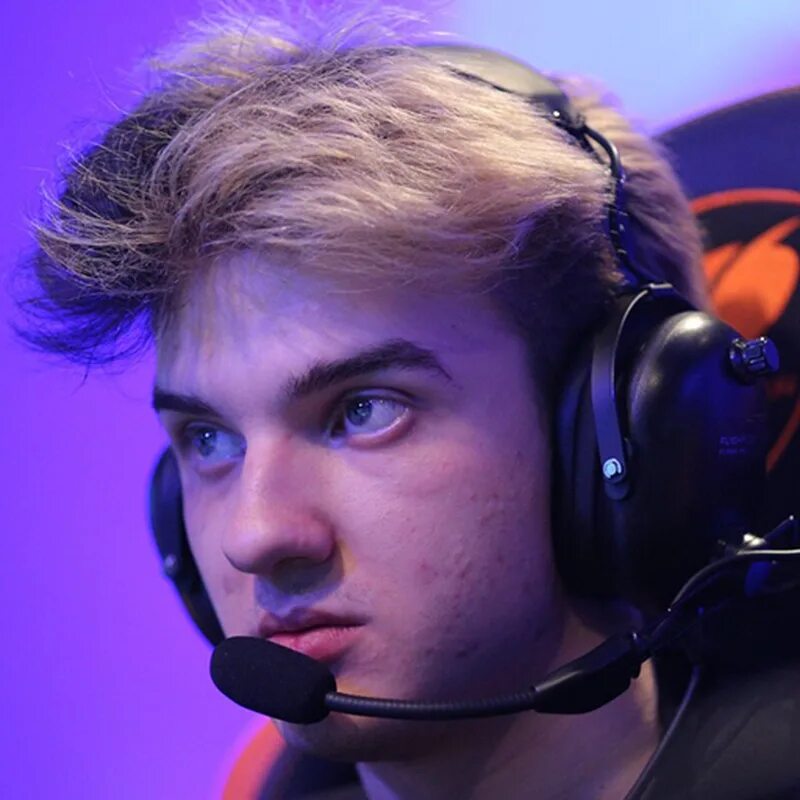 Zxcursed блоггер