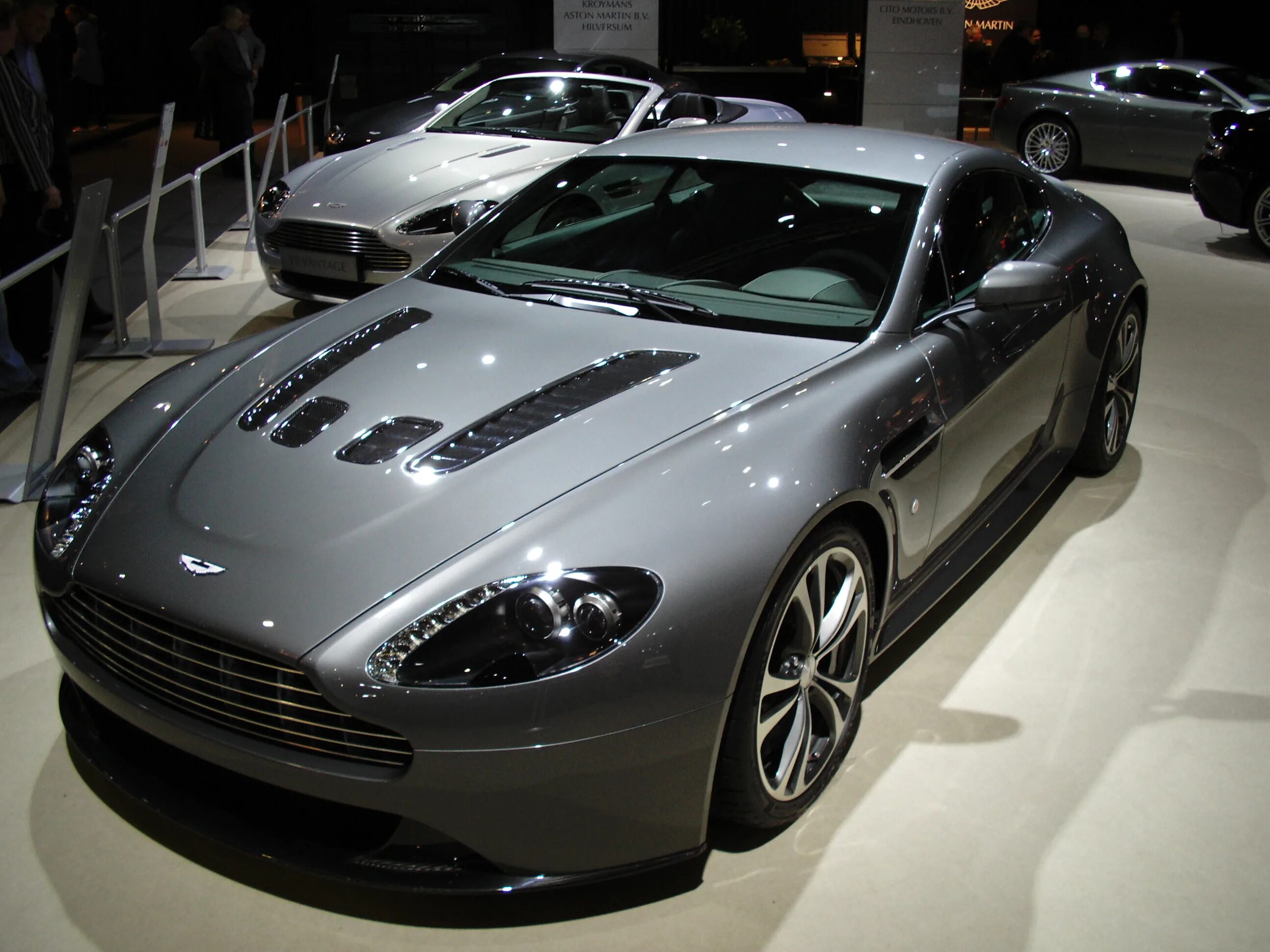 12v cars. Aston Martin v12 Vantage 2009. Aston Martin v12 Vantage 2022. Aston Martin Vantage v12 2005.