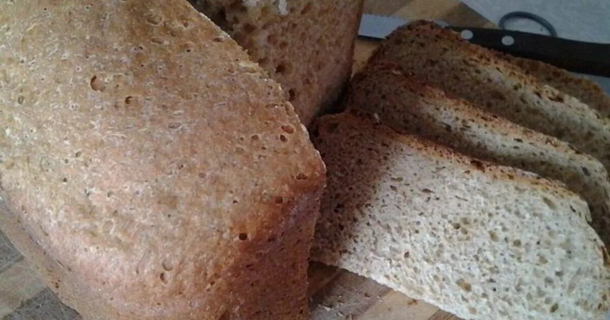 Хлеб пшеничный ржаной на сухих дрожжах. Рецептура ржано-пшеничного хлеба. Ржано-пшеничный хлеб в хлебопечке. Рдано пшеничный хлеб в хлебопечи. Хлеб ржано-пшеничный с дрожжами.