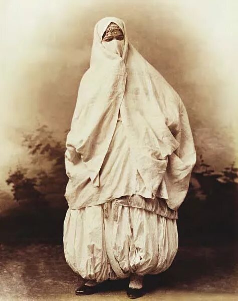 Арабский костюм женский. Арабская одежда в древности. Древняя одежда арабов. Старые арабские Наряды.