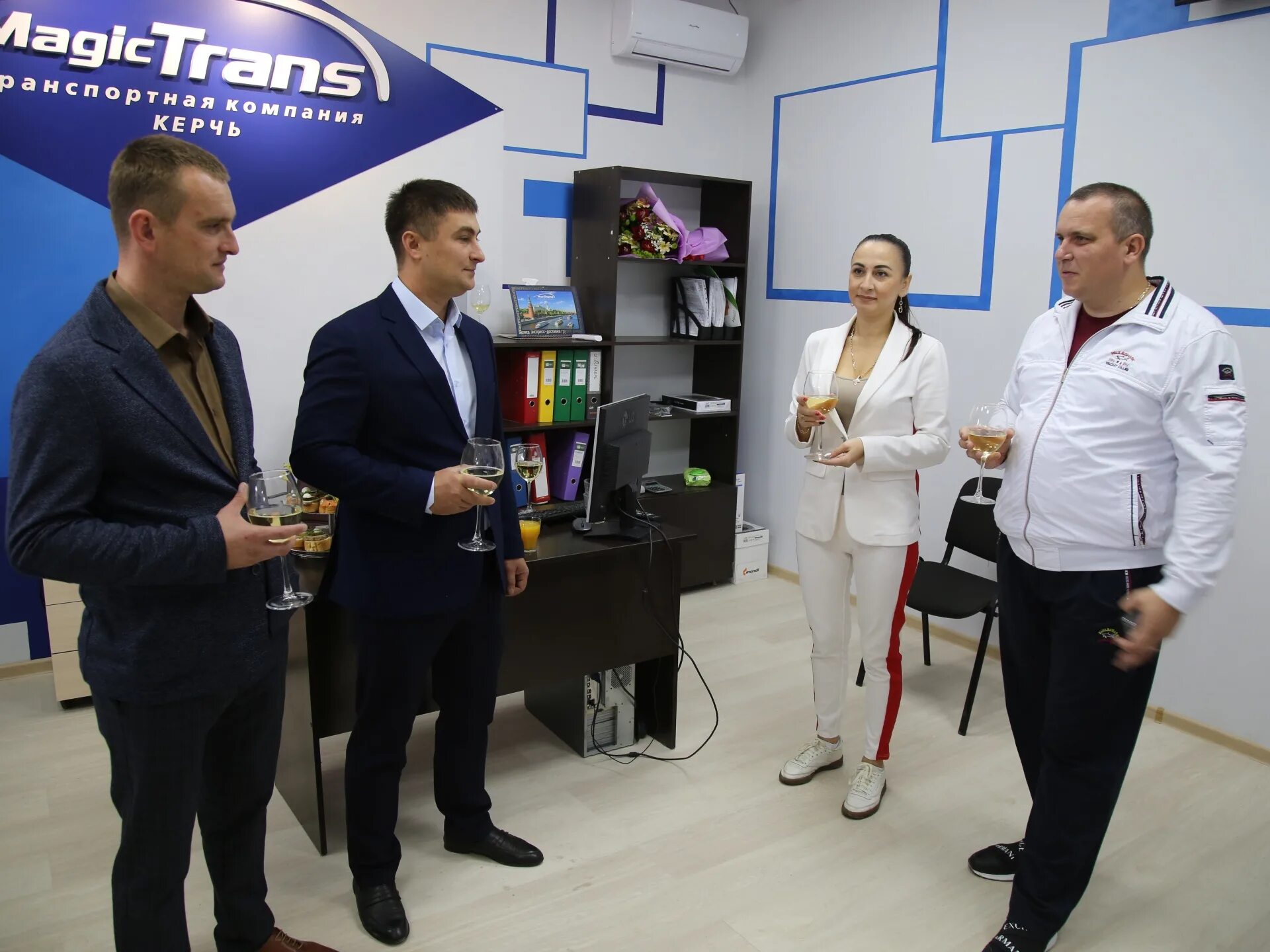 Magic trans транспортная. Генеральный директор Magic Trans. Омаров Шапи Джабраилович Мейджик транс. Мейджик транс транспортная компания.