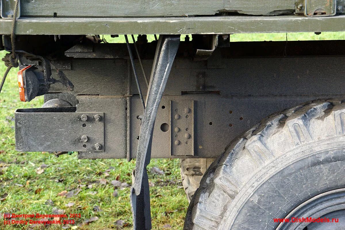 Bonnet ZIL-131: history and search for the ideal