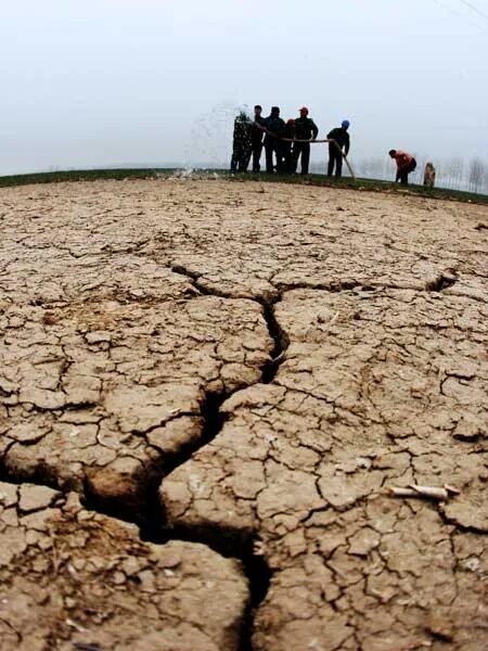 природные катастрофы засуха. засуха. пустыня засуха. засуха. засуха в китае 2022.