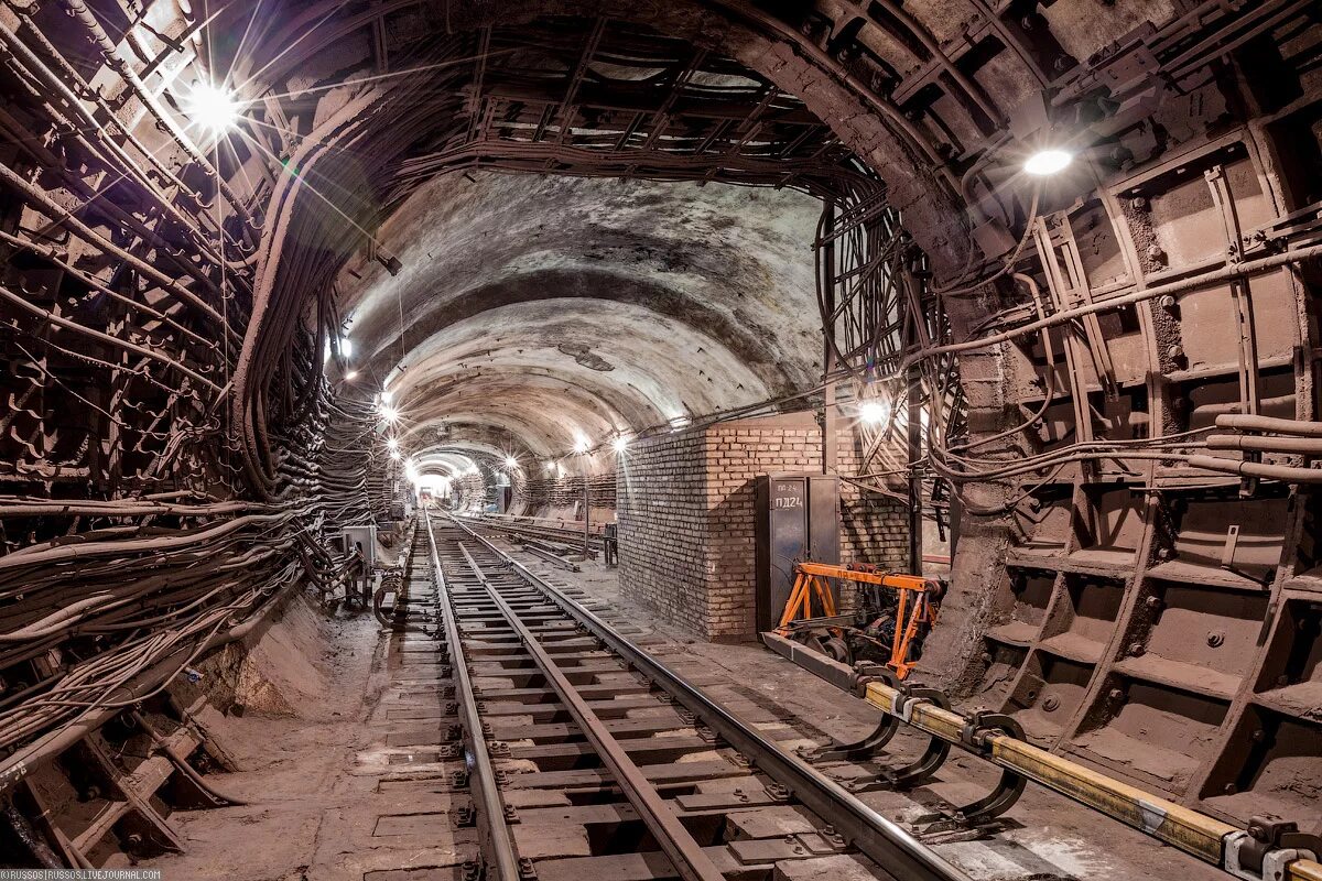 База метрополитена. Тоннель метро Москвы. Тоннели метрополитена Москвы. Подземные тоннели метро Москвы. Тонелый Московского метро.