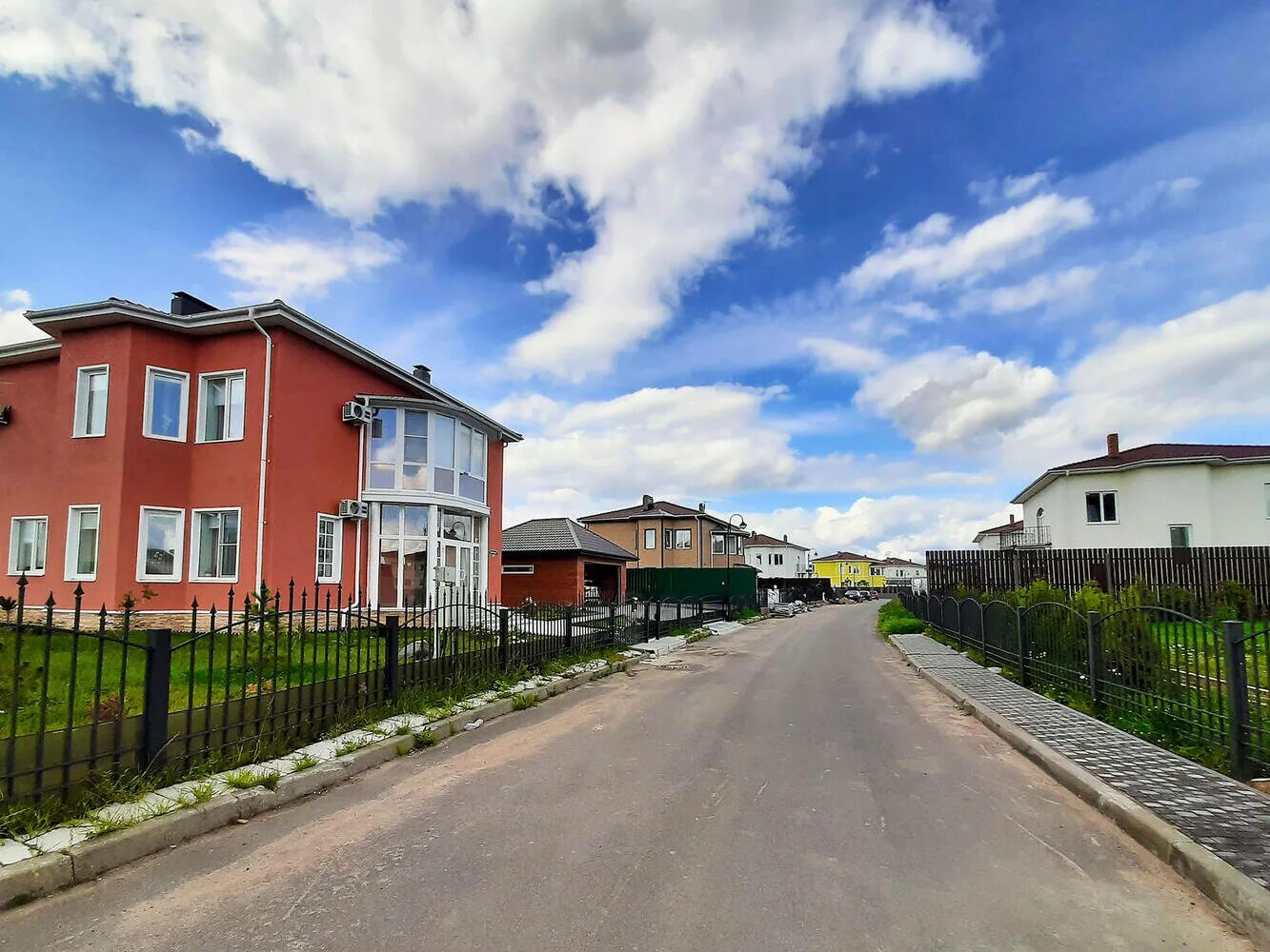 Ропша коттеджный поселок. Ропшинские пруды ломоносовский район. Ропшинские пруды. Ропшинские пруды. Ропшинские дачи коттеджный поселок.