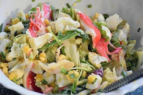 Салат с капустой и крабовыми палочками рецепт