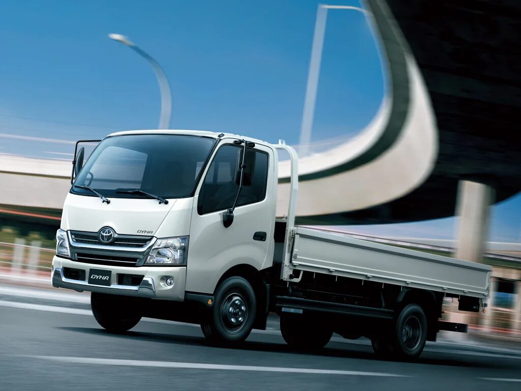 Продажа грузовик тойота. Тойота Дюна 200. Toyota Dyna грузовик. Toyota Dyna 2011. Грузовик 1.5т Тойота Дюна.