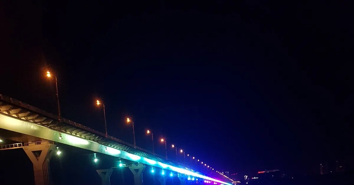 Мост волгоград краснослободск. Танцующий мост через волгу в краснослободск. Мост через волгу в волгограде. Танцующий мост рисунок. Мост ночью бирска.