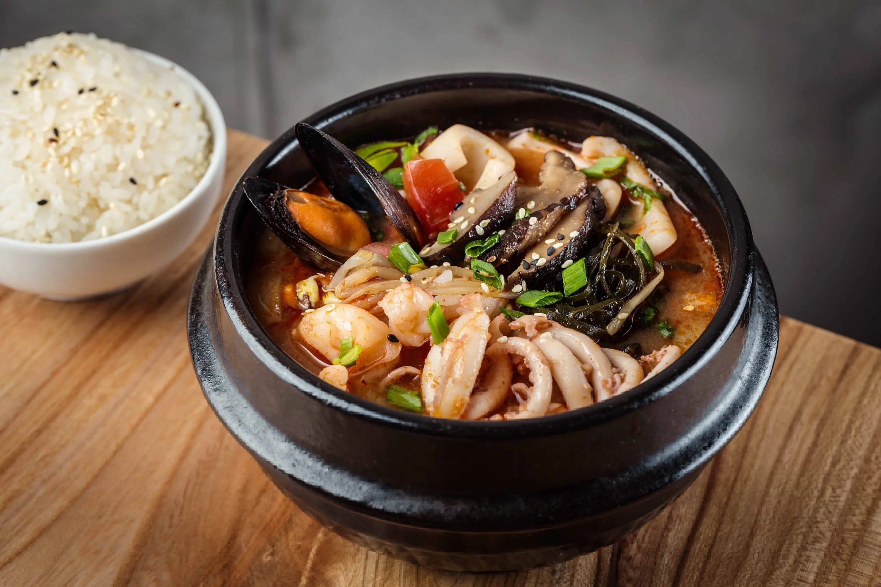 Куксу рамен. Корейский суп кукси. Кукси овощной ташкентский. Куксу рамен. Корейское кукси.