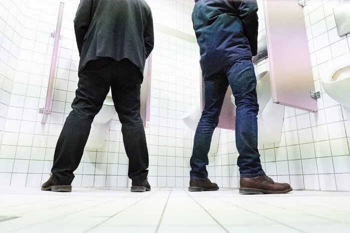 Видеосъемка туалета. Видеосъемка туалета. Скрытые камеры в женских туалетах. Скрытое видеонаблюдение в ванной. Видеосъемка туалета.