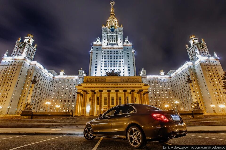 Мгу машина. Москва смотра МГУ. BMW Москва МГУ. Парковка МГУ. Мерседес 222 около МГУ.