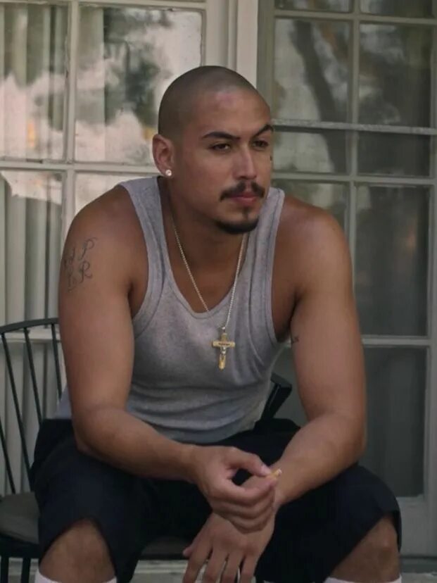 Оскар диаз on my block. Oscar diaz spooky. on my block spooky. on my block сериал оскар.