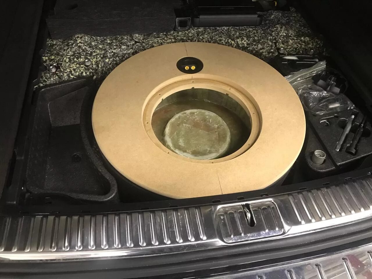 Сабвуфер bose в запасное колесо r17. Саб в запаску. Сабвуфер в запасное колесо фольксваген туарег. Пионер wx610a. Сабвуфер в запасное колесо nakamichi.