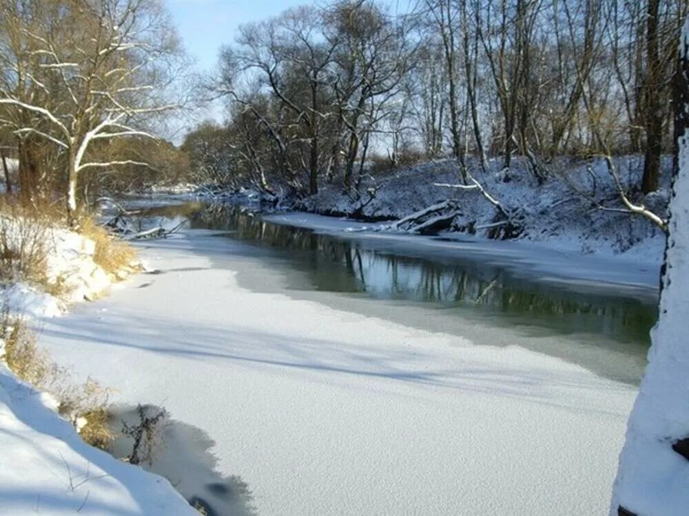 Зимняя река подо льдом. Речка подо льдом. Река зимой. Зимняя река подо льдом. Речка подо льдом.