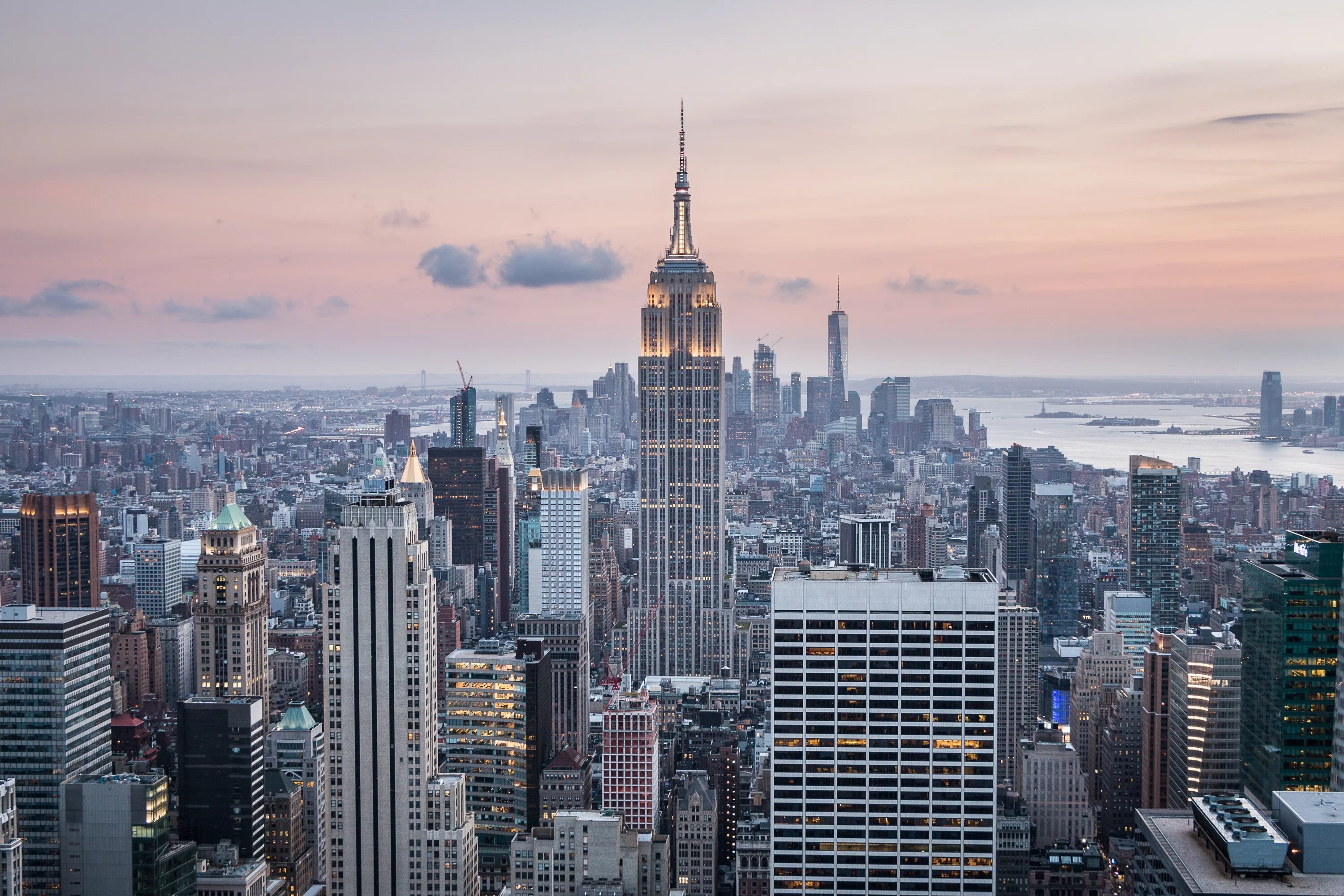 My city new york. Эмпайр Билдинг Нью Йорк. Эмпайр-Стейт-Билдинг сверху. Нью-Йорк вид с Эмпайр Стейт Билдинг. Нью-Йорк (New York City).