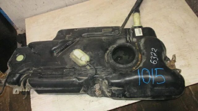 Пежо 207 бак. Бак пежо 207. бак топливный пежо тревел. топливный бак пежо эксперт.